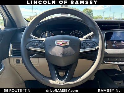 2022 Cadillac XT4 Luxury