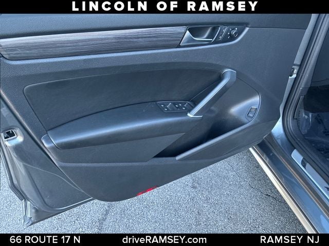 2021 Volkswagen Passat 2.0T R-Line