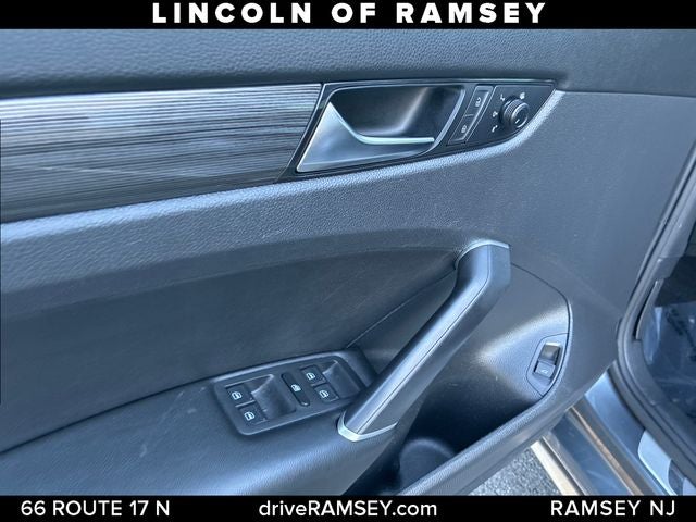 2021 Volkswagen Passat 2.0T R-Line