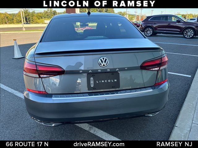 2021 Volkswagen Passat 2.0T R-Line