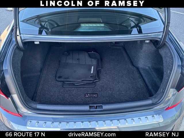 2021 Volkswagen Passat 2.0T R-Line