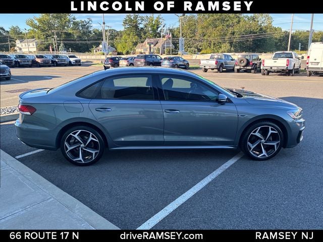2021 Volkswagen Passat 2.0T R-Line