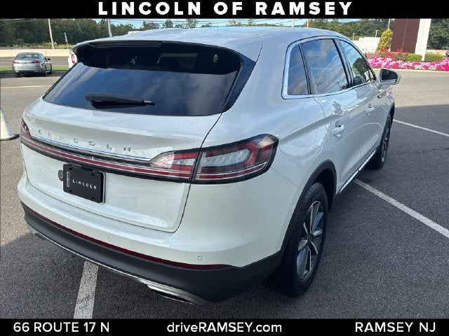 2022 Lincoln Nautilus Standard