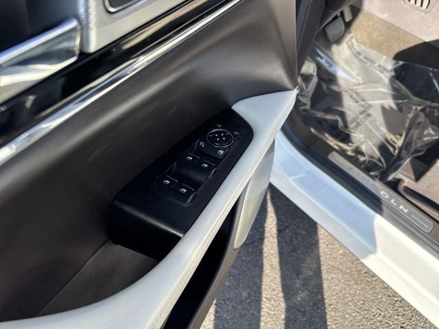 2022 Lincoln Nautilus Black Label