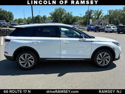 2023 Lincoln Corsair Standard