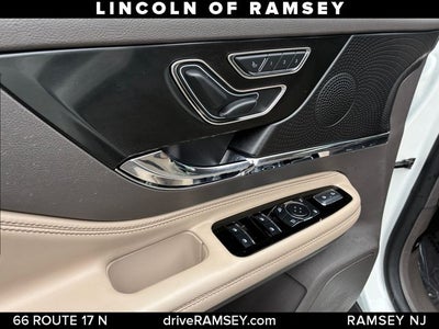 2023 Lincoln Corsair Standard