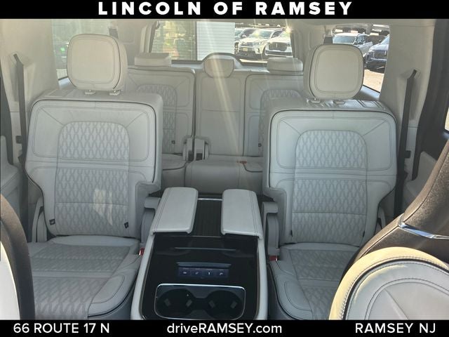 2022 Lincoln Navigator L Black Label