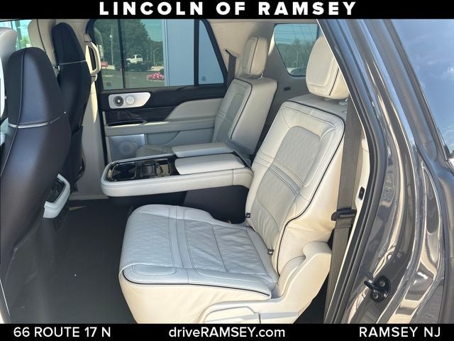 2022 Lincoln Navigator L Black Label