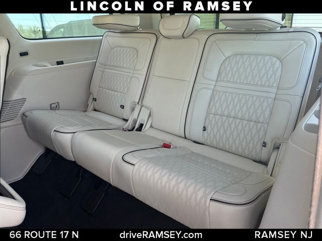 2022 Lincoln Navigator L Black Label