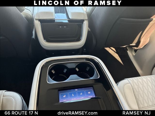 2022 Lincoln Navigator L Black Label