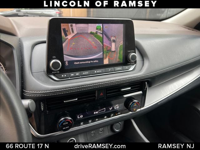 2021 Nissan Rogue SV - Photo 11