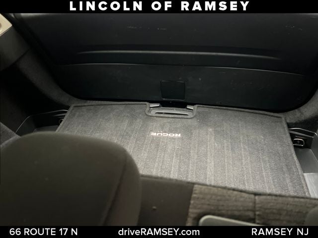 2021 Nissan Rogue SV - Photo 18