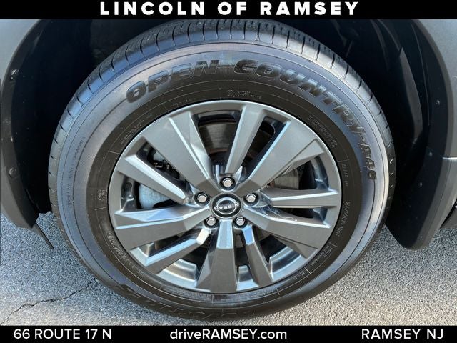 2022 Nissan Pathfinder SV