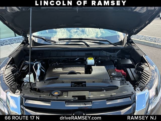 2022 Nissan Pathfinder SV