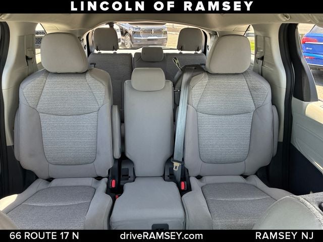 2023 Toyota Sienna LE 8 Passenger