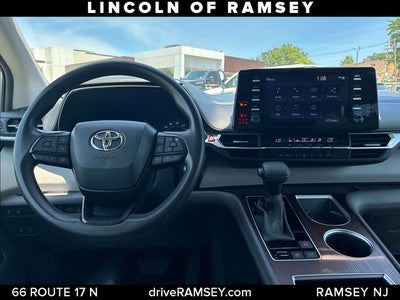 2023 Toyota Sienna LE 8 Passenger