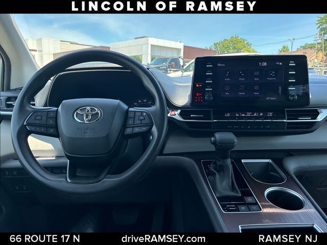 2023 Toyota Sienna LE 8 Passenger