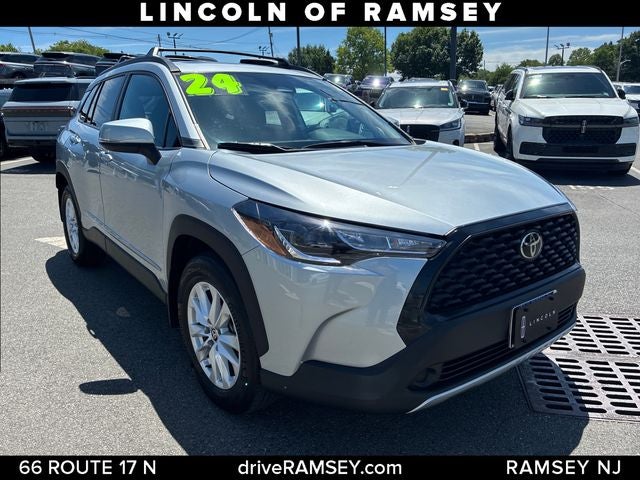 2024 Toyota Corolla Cross LE