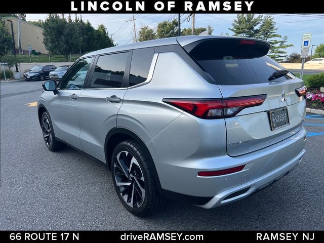 2022 Mitsubishi Outlander SE