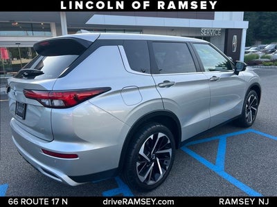 2022 Mitsubishi Outlander SE