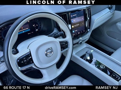 2023 Volvo XC60 B5 Plus Bright Theme