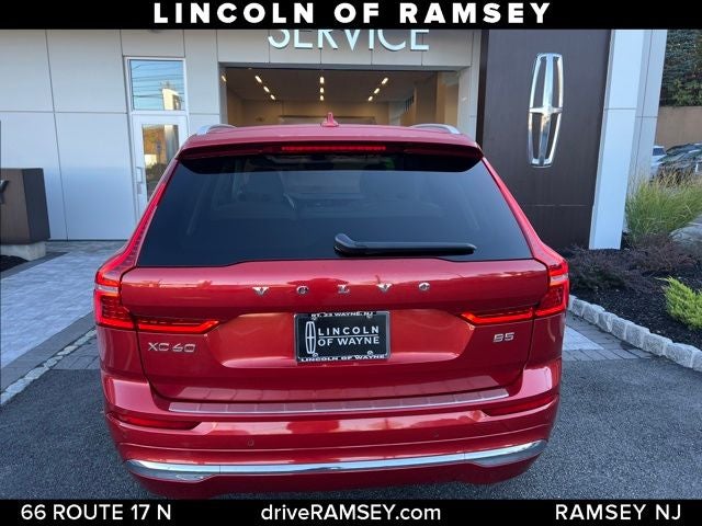 2023 Volvo XC60 B5 Plus Bright Theme