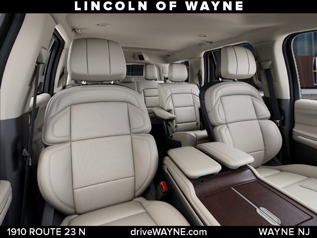 2027 Lincoln Navigator Premiere