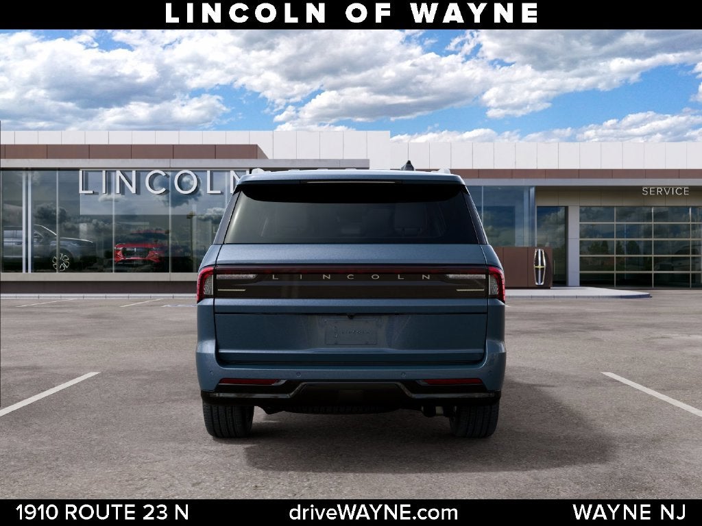 2027 Lincoln Navigator Premiere
