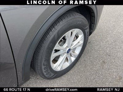 2022 Ford Escape Hybrid SE