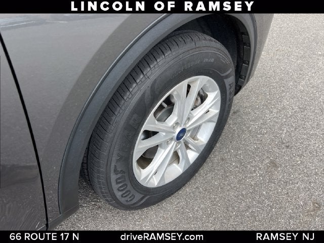 2022 Ford Escape Hybrid SE