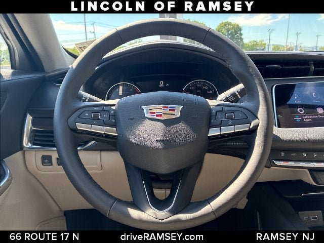 2022 Cadillac XT4 Luxury