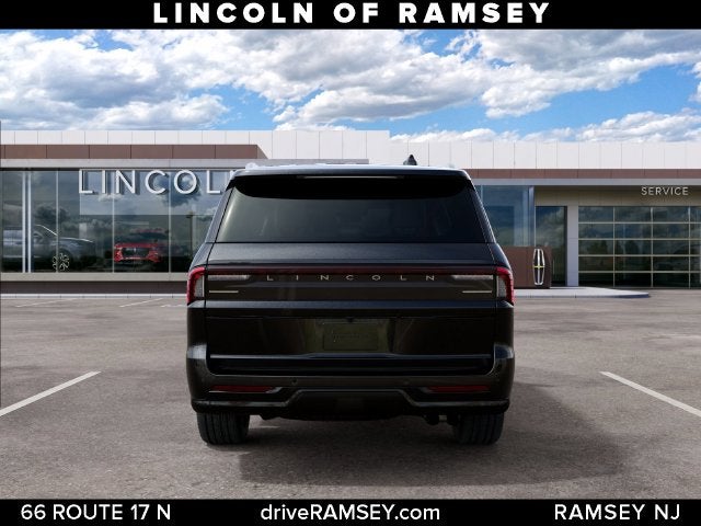2027 Lincoln Navigator L Reserve