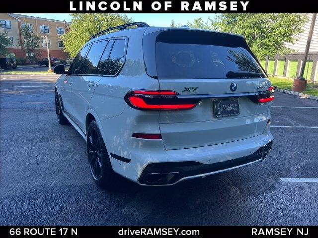 2025 BMW X7 xDrive40i