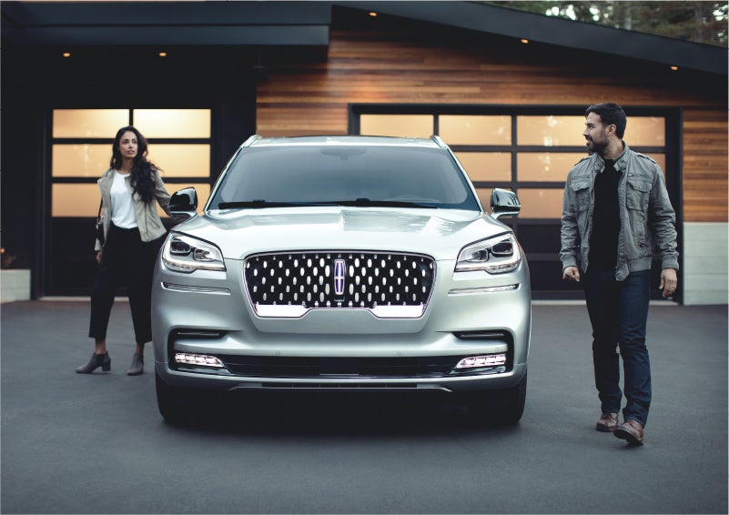 The sparkling grille of the 2023 Lincoln Aviator® Grand Touring model | Lincoln of Ramsey in Ramsey NJ