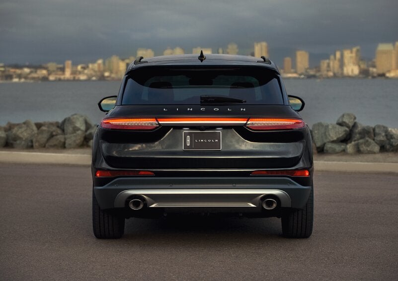 The rear lighting of the 2025 Lincoln Corsair® SUV spans the entire width of the vehicle. | Lincoln of Ramsey in Ramsey NJ