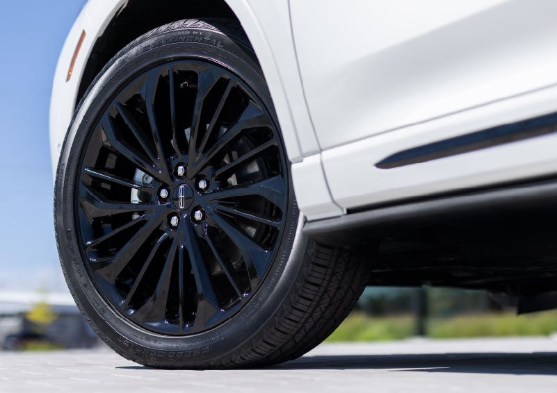 A stylish 20-inch black aluminum wheel of the available Jet Appearance Package is shown. | Lincoln of Ramsey in Ramsey NJ