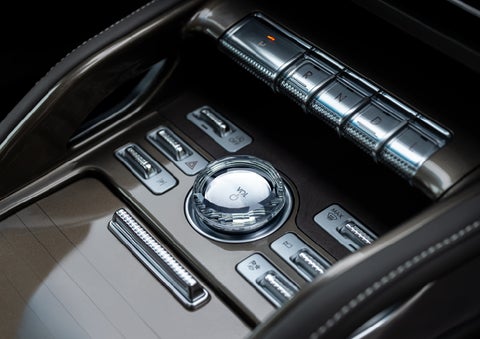 A crystal-inspired volume knob is shown in the center floor console of a 2025 Lincoln Nautilus® SUV. | Lincoln of Ramsey in Ramsey NJ